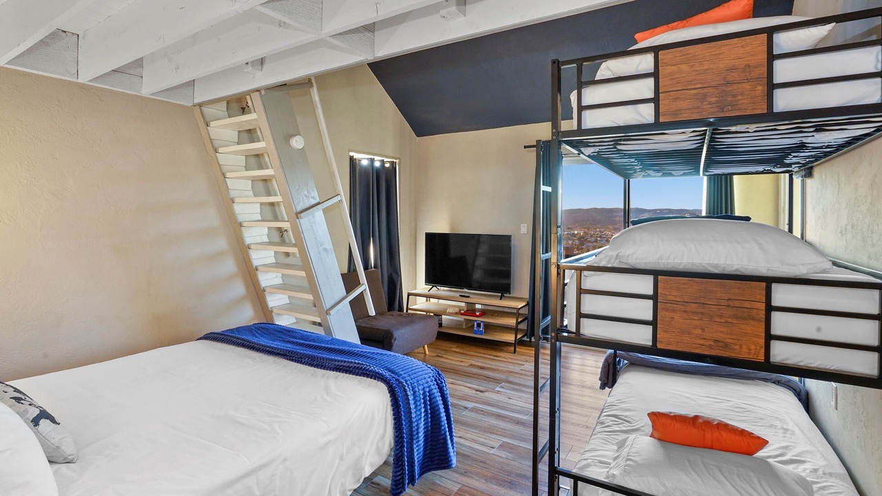 Photo of Bedroom in Lakeside