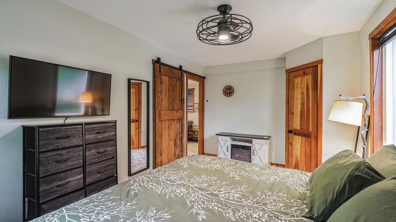 Photo of Bedroom in Guerneville