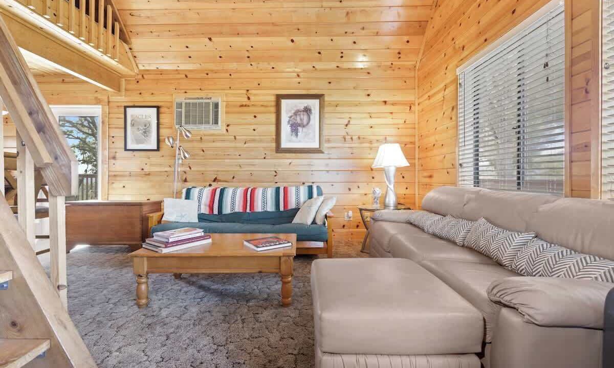 Photo of Bedroom in Oak Shores