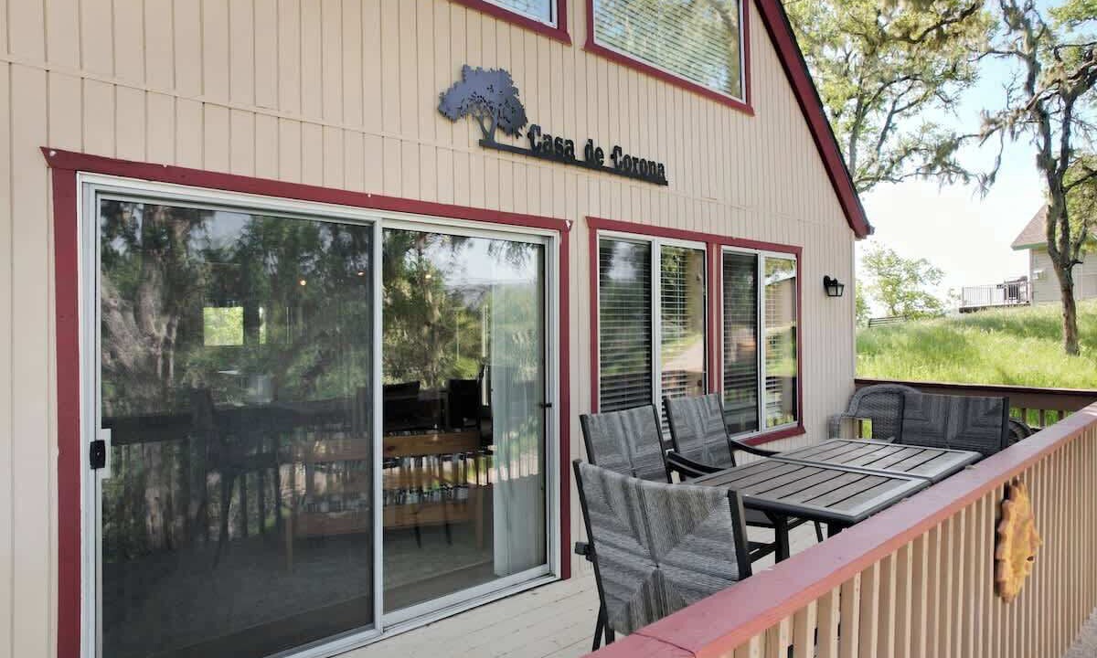 Photo of Outdoor in Oak Shores