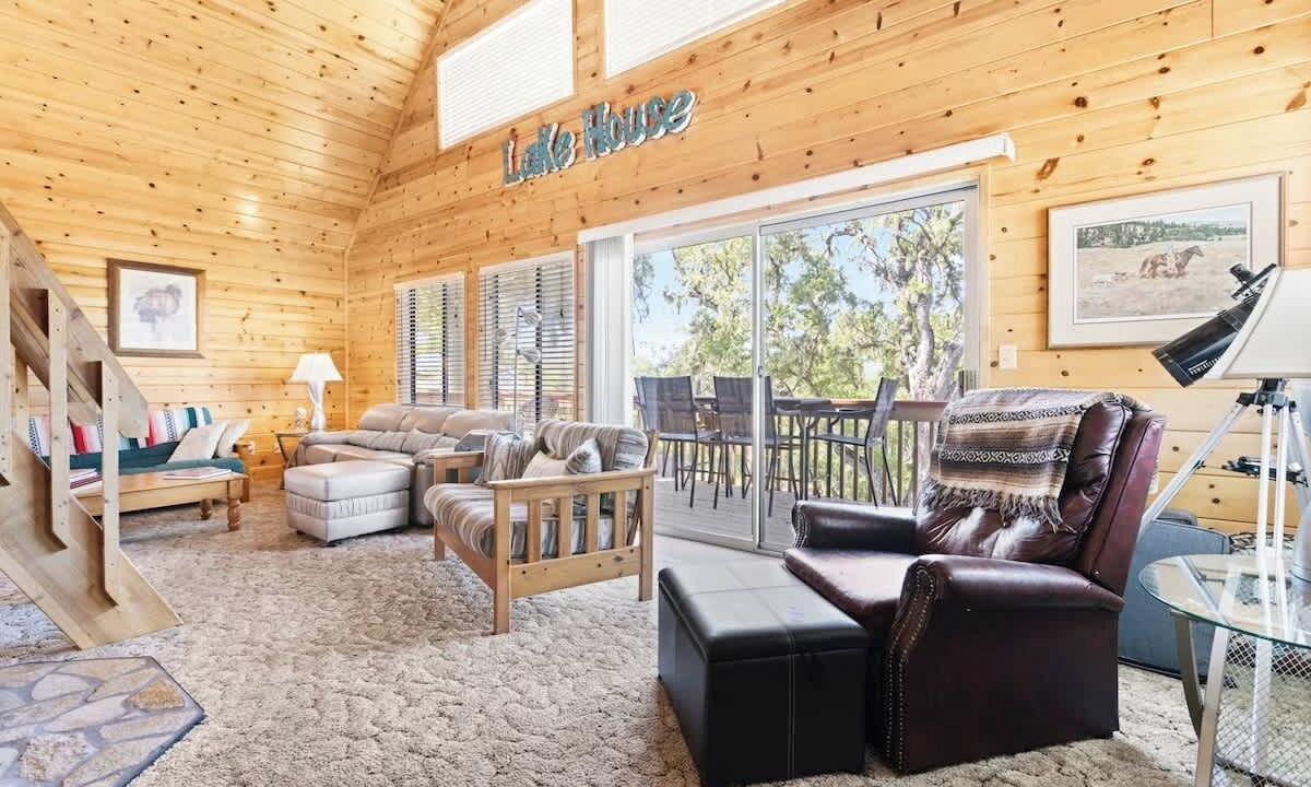 Photo of Livingroom in Oak Shores