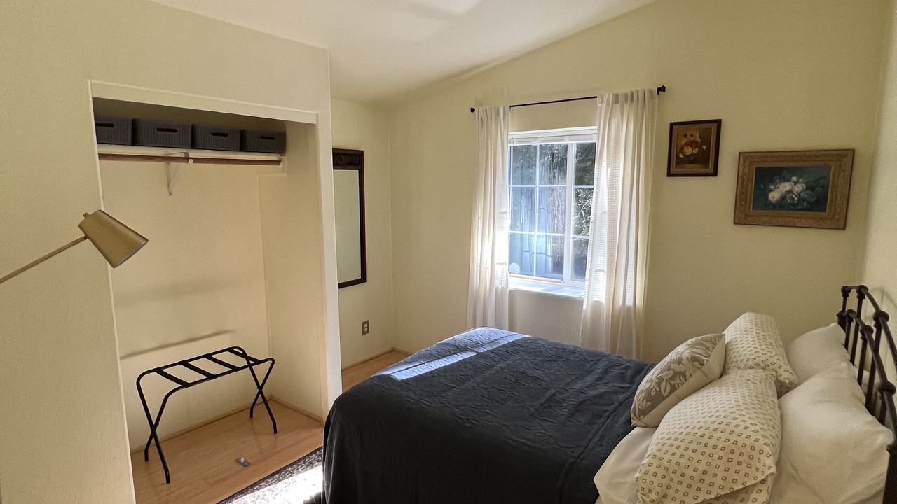 Photo of Bedroom in Crescent City
