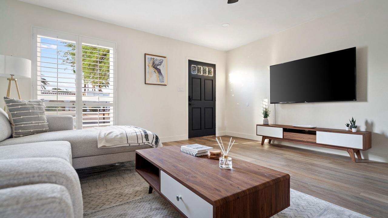 Photo of Livingroom in Raskin Estates