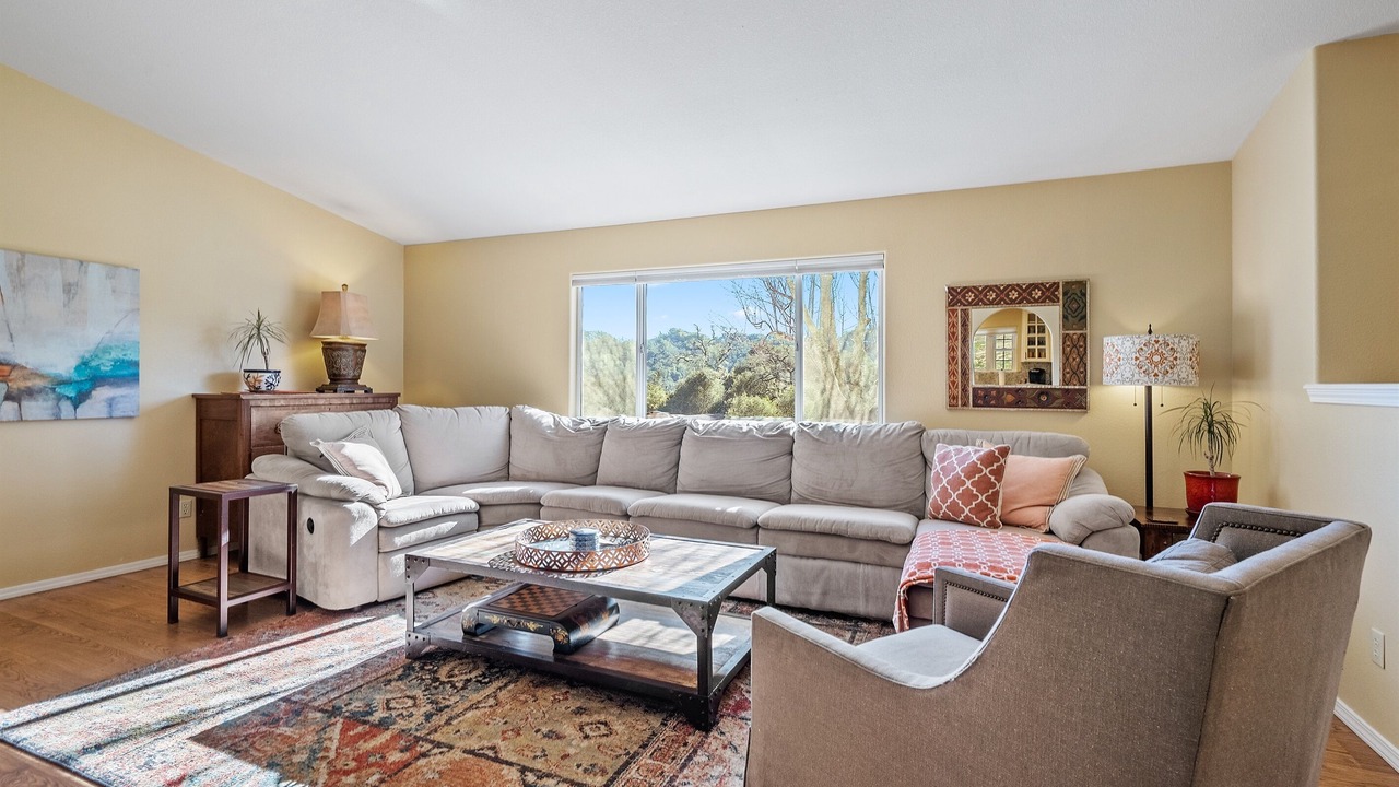 Photo of Livingroom in Templeton