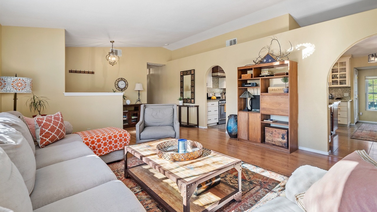 Photo of Livingroom in Templeton