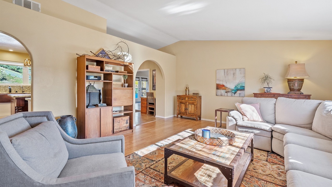 Photo of Livingroom in Templeton