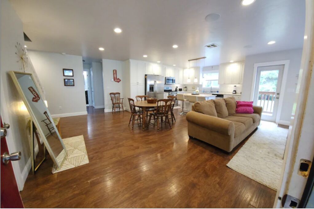 Photo of Livingroom in McKinleyville