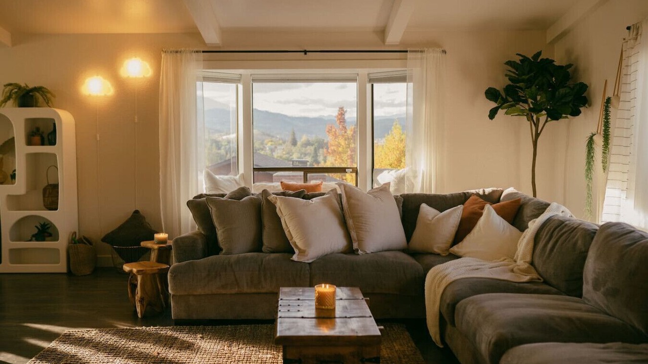 Photo of Livingroom in Redding