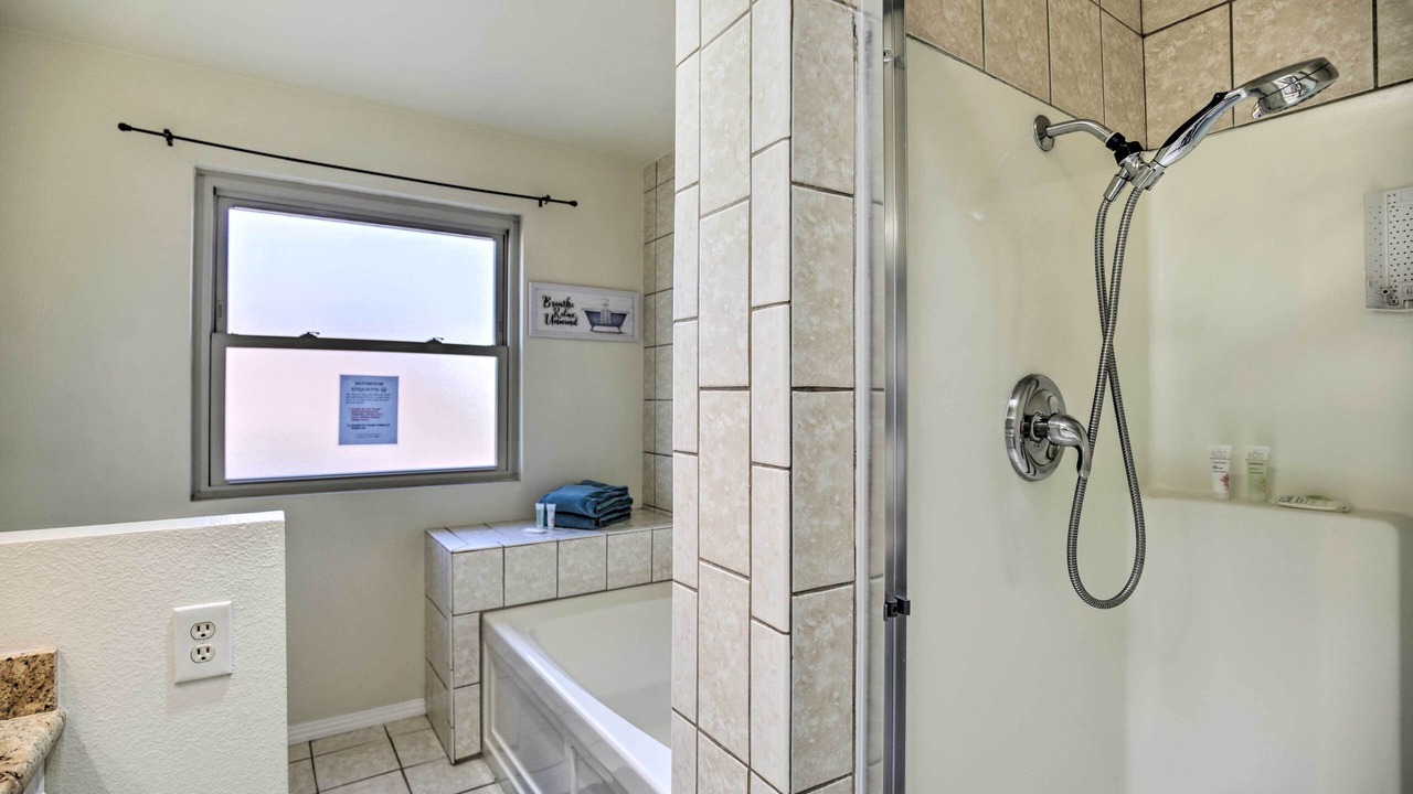 Photo of Bathroom in Lincoln Acres