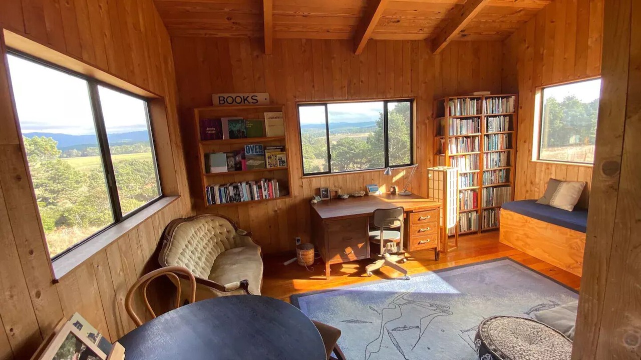 Photo of Livingroom in Point Arena