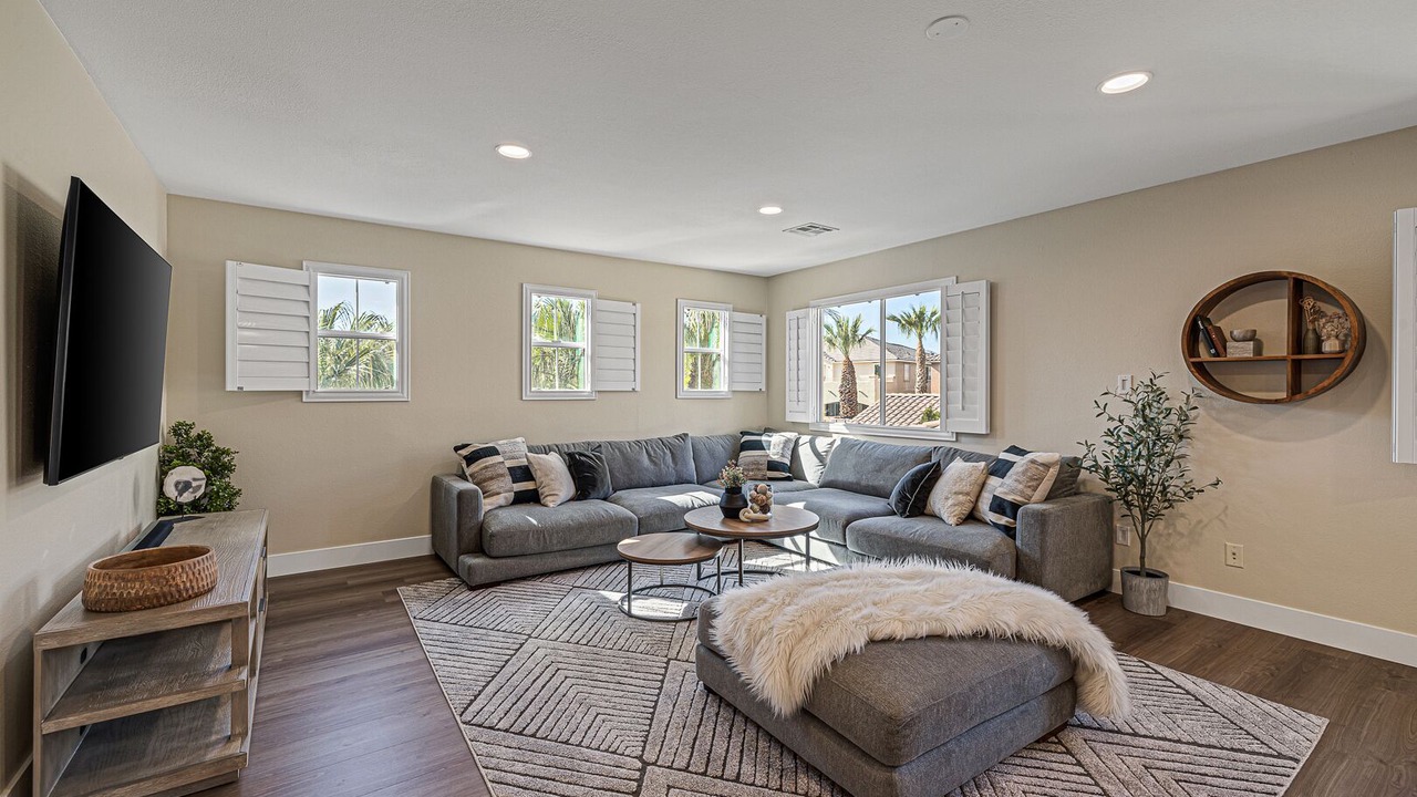 Photo of Livingroom in Spring Valley
