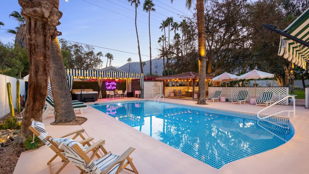 Photo of Outdoor in Racquet Club West