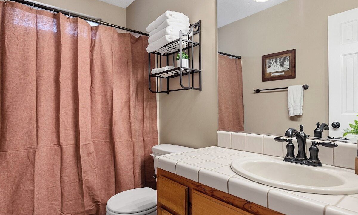 Photo of Bathroom in Upper Moonridge