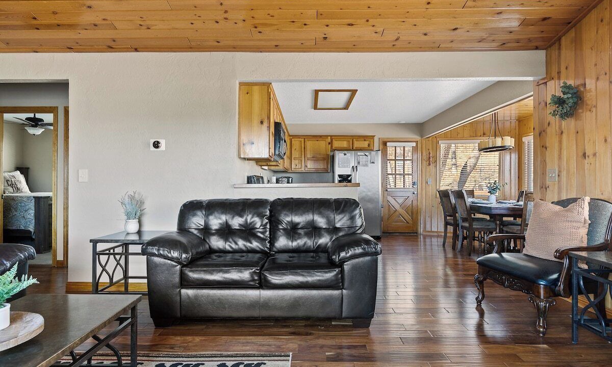 Photo of Livingroom in Upper Moonridge