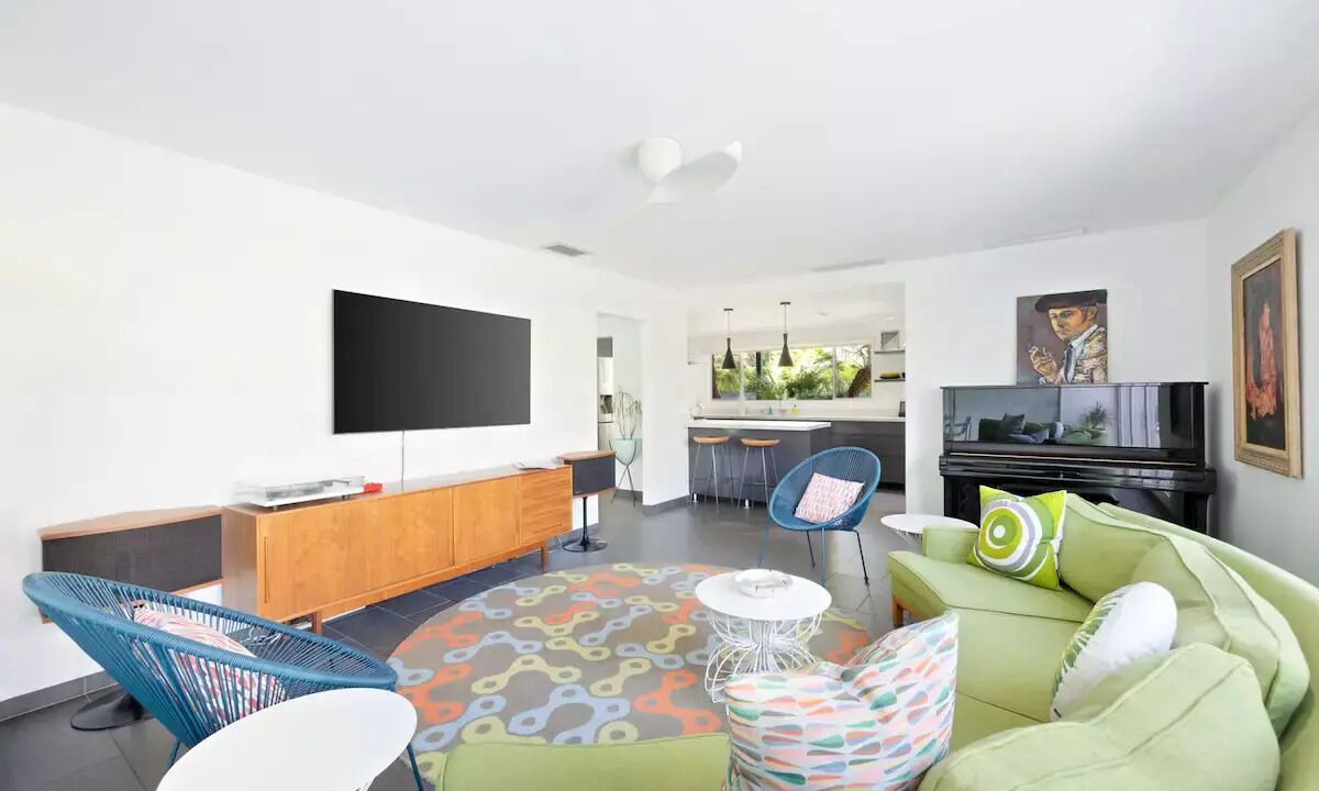 Photo of Livingroom in Deep Well Ranch