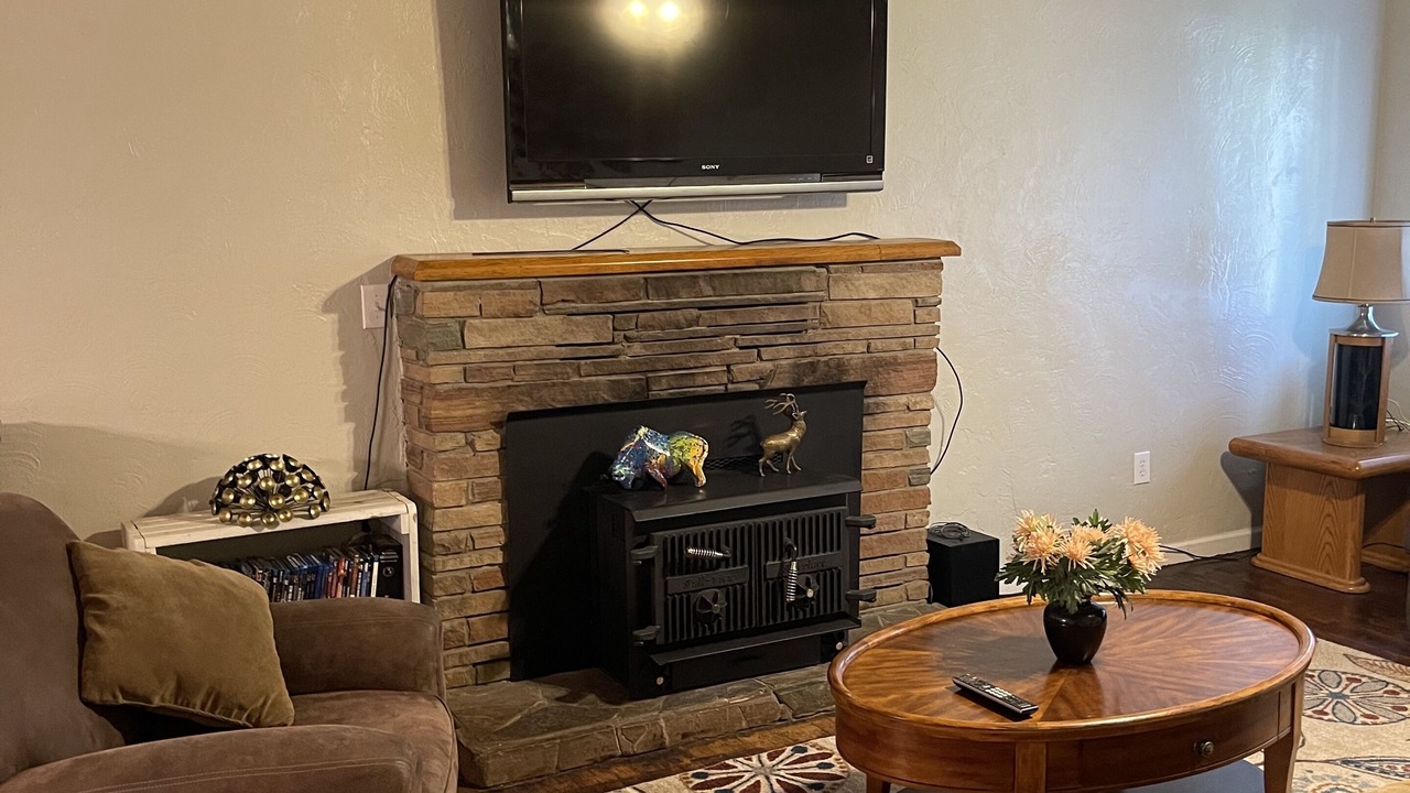 Photo of Livingroom in Enterprise