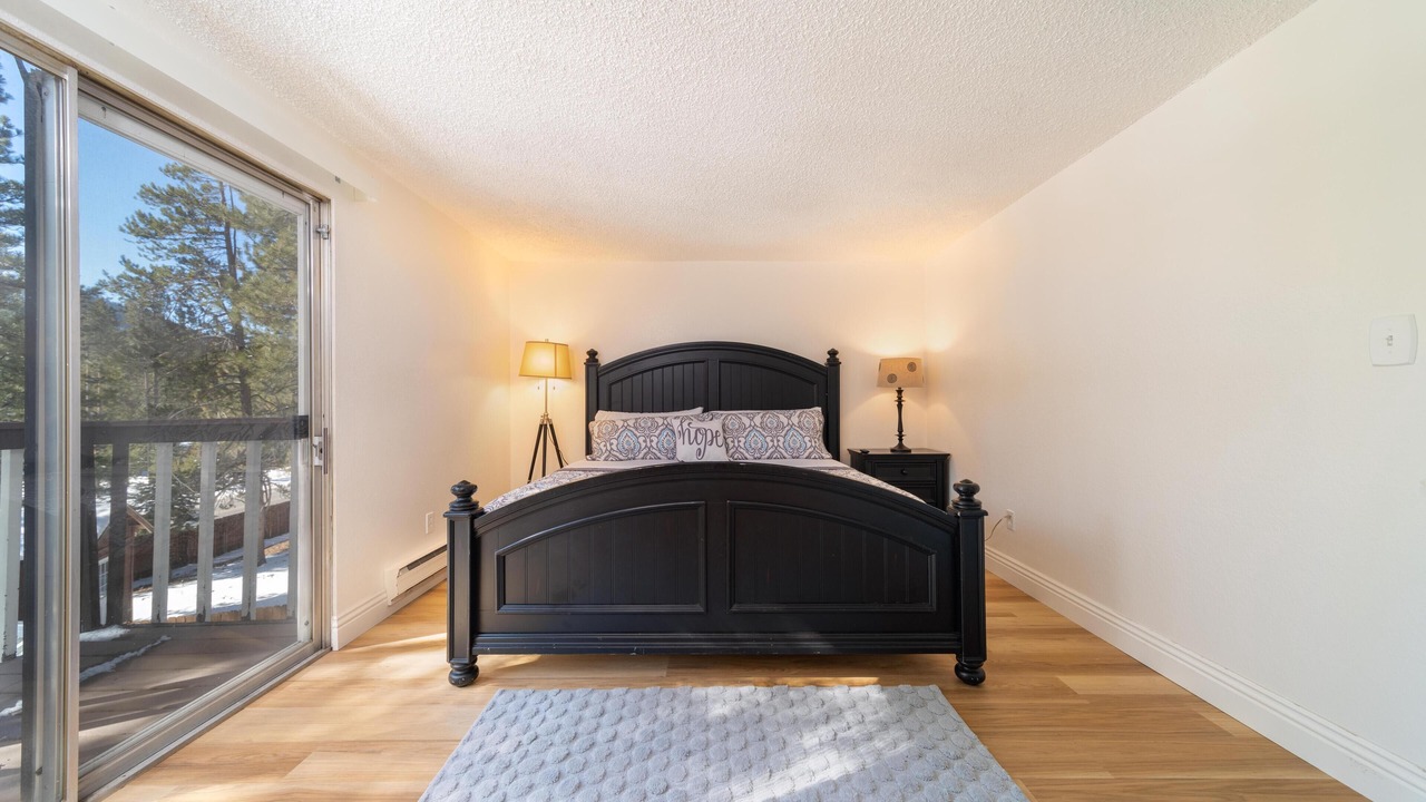 Photo of Bedroom in Country Club Estates