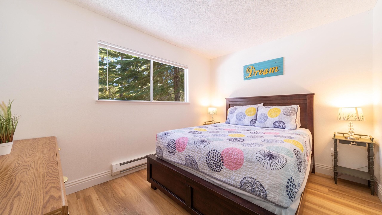 Photo of Bedroom in Country Club Estates