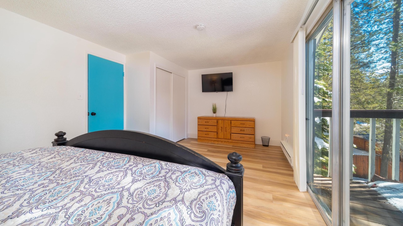 Photo of Bedroom in Country Club Estates
