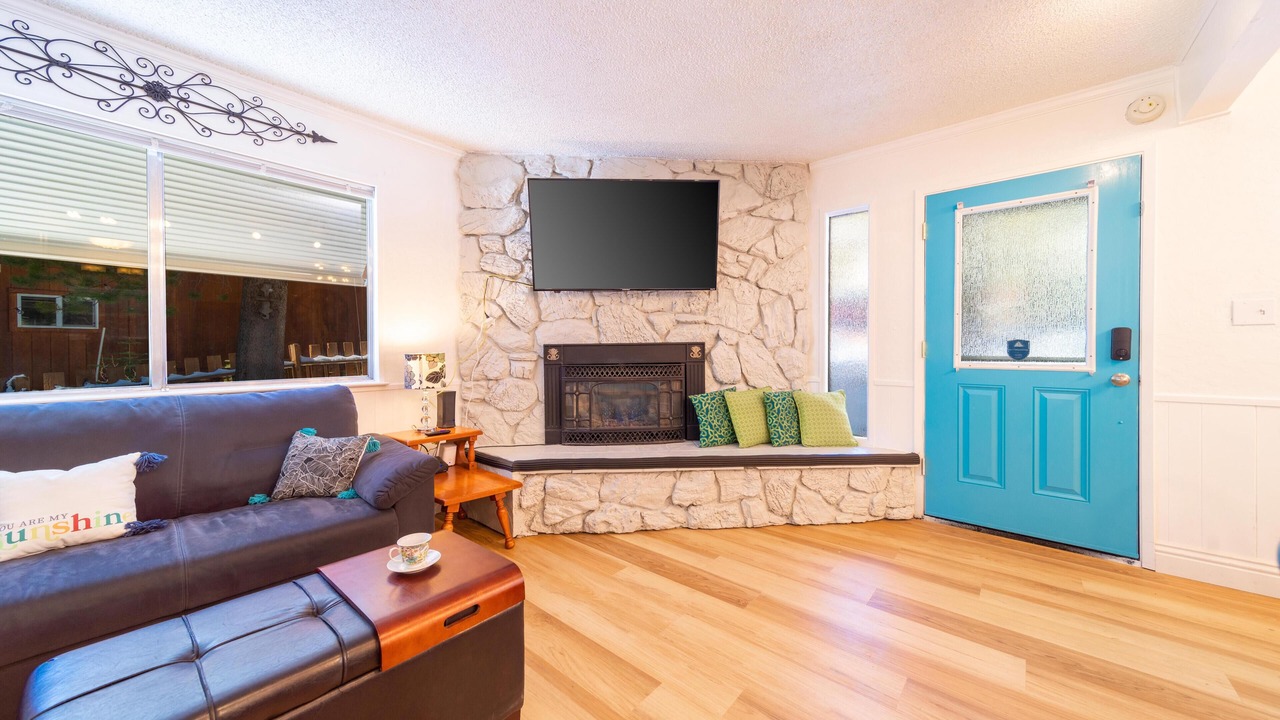 Photo of Livingroom in Country Club Estates