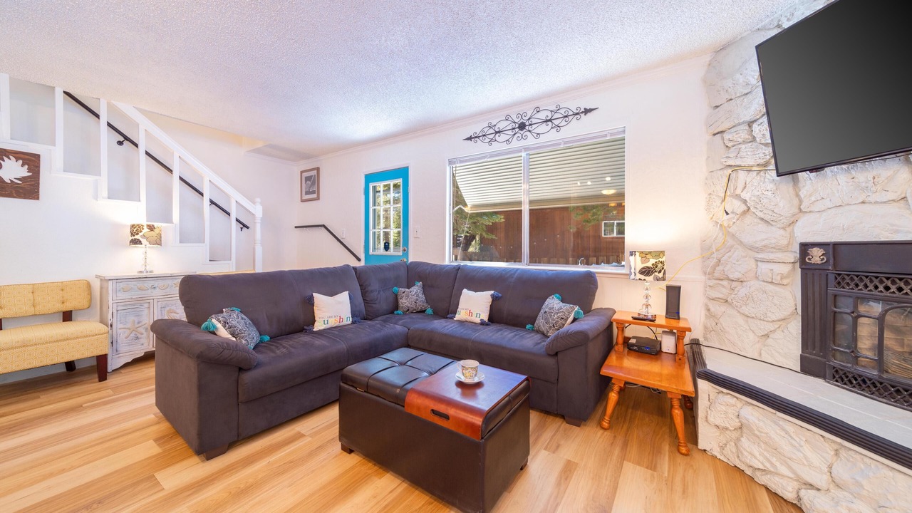 Photo of Livingroom in Country Club Estates