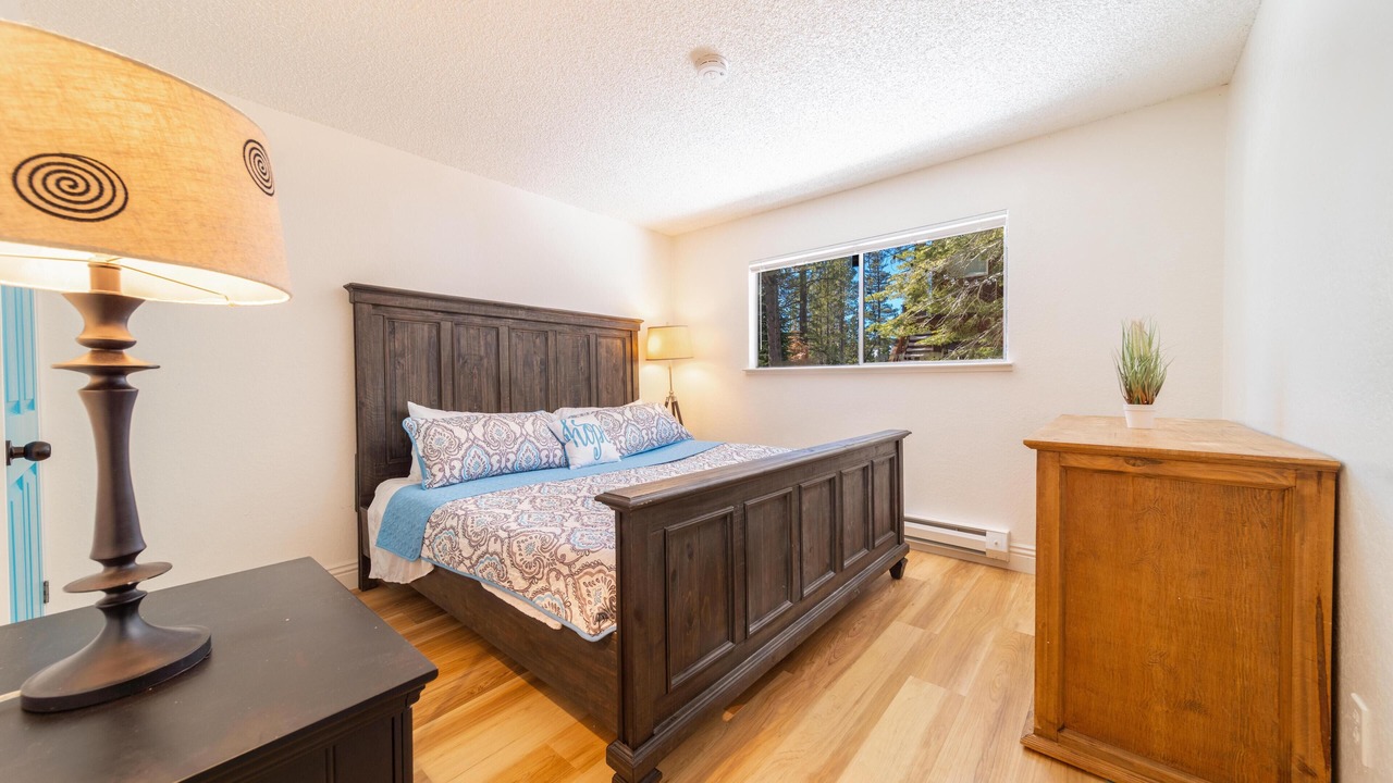 Photo of Bedroom in Country Club Estates