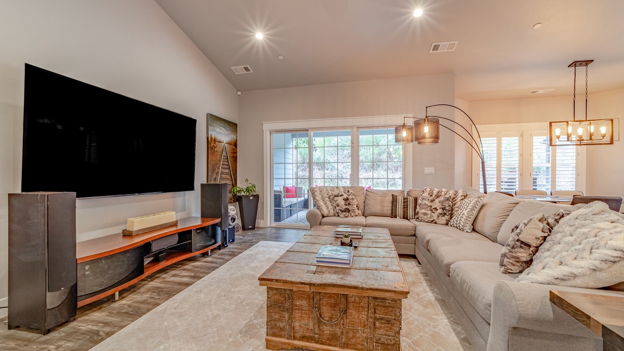 Photo of Livingroom in McKinleyville