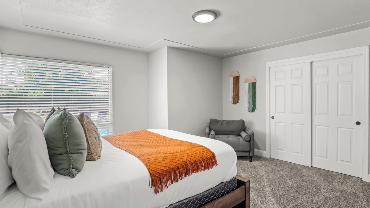 Photo of Bedroom in Raisin