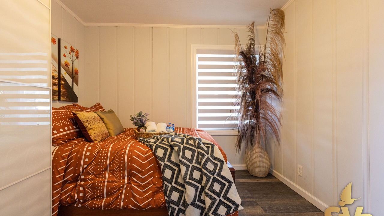 Photo of Bedroom in Upper B Street