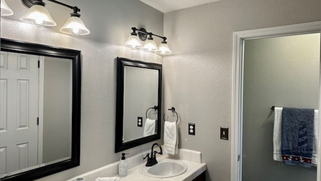 Photo of Bathroom in Yosemite Lakes