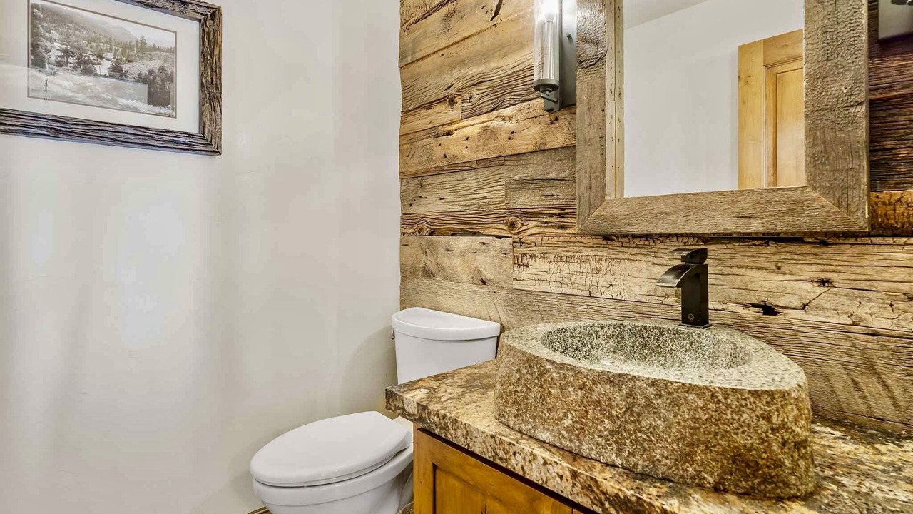 Photo of Bathroom in Round Hill Village