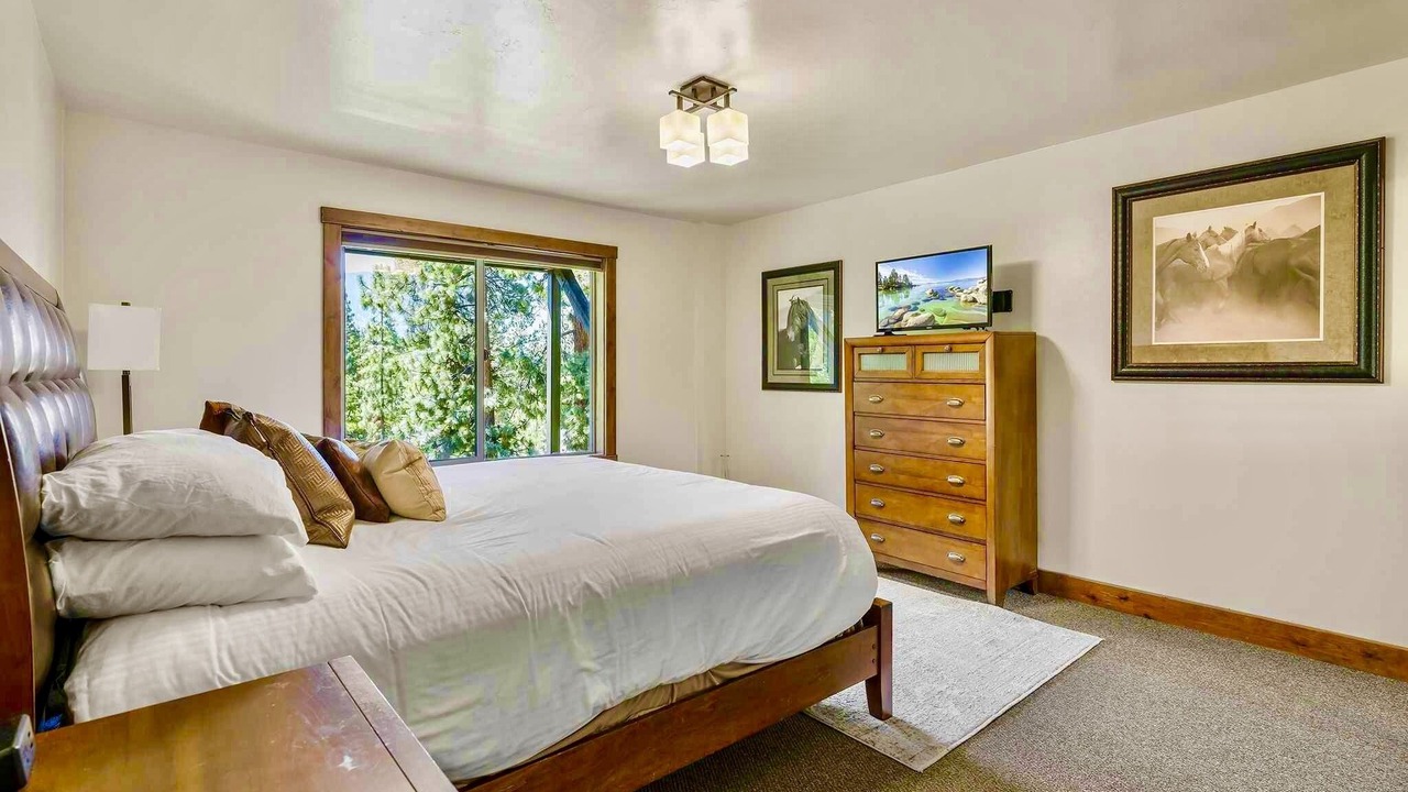 Photo of Bedroom in Round Hill Village