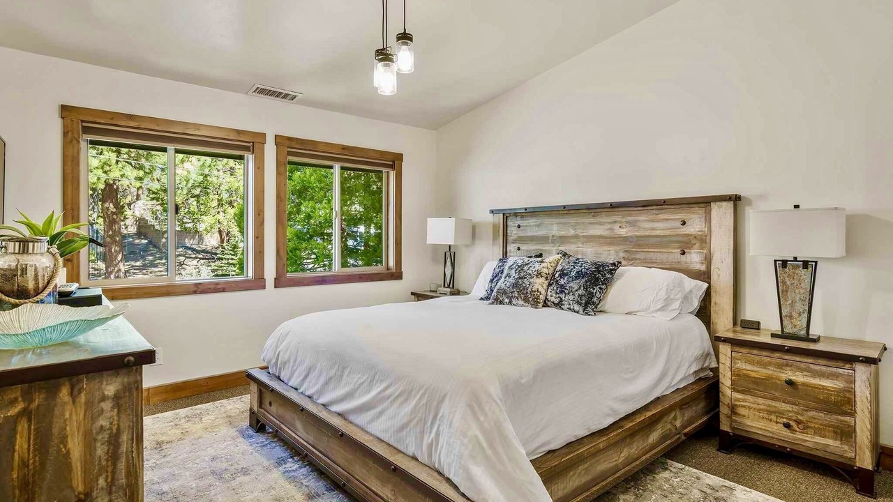 Photo of Bedroom in Round Hill Village