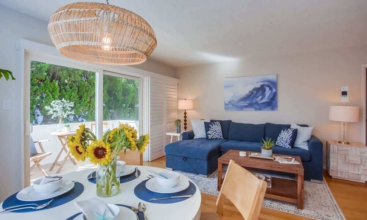 Photo of Livingroom in Village of La Jolla