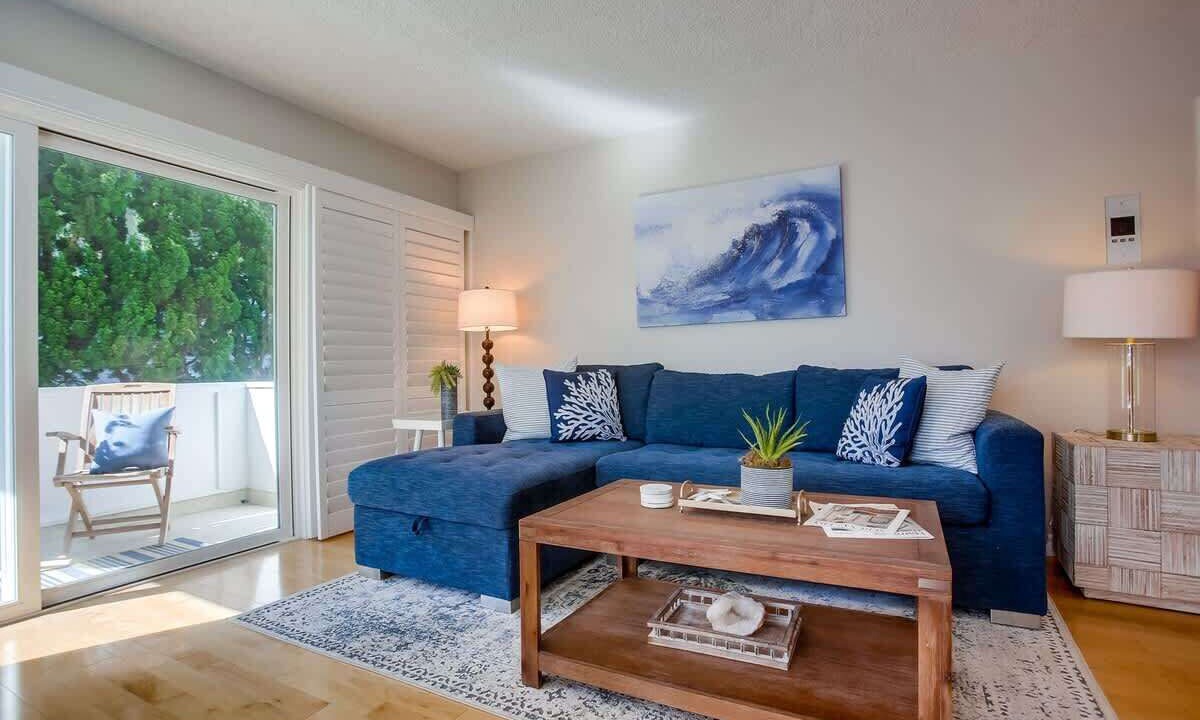 Photo of Livingroom in Village of La Jolla