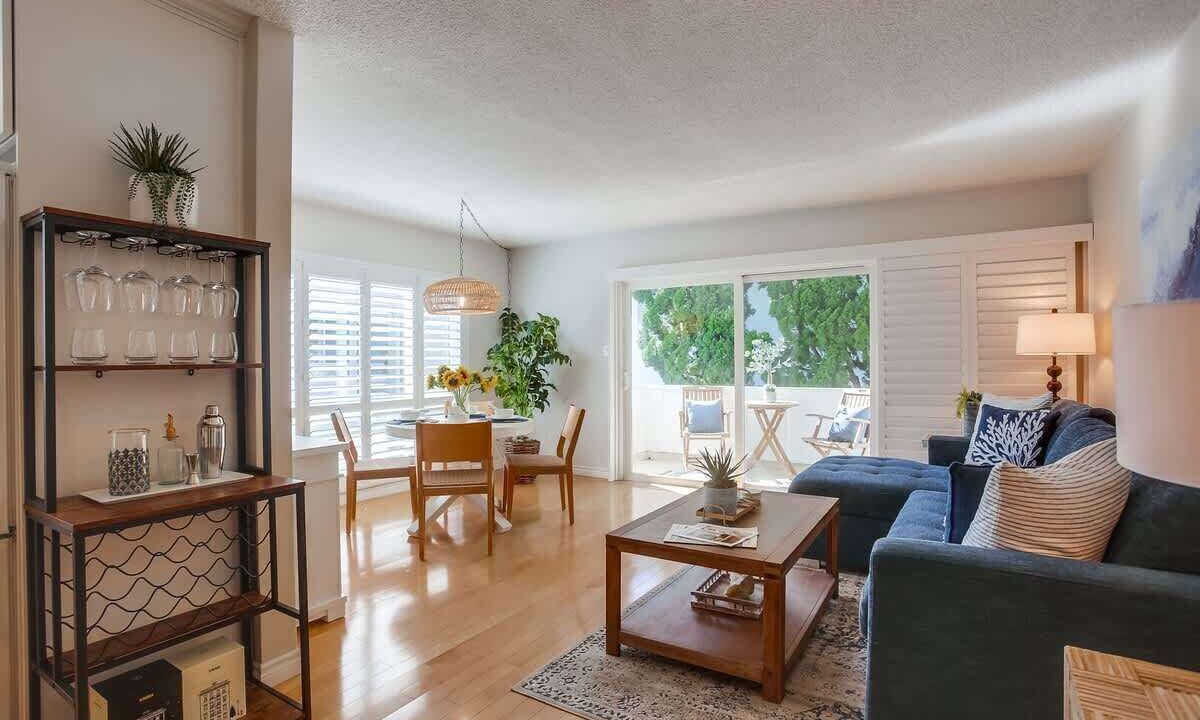 Photo of Livingroom in Village of La Jolla
