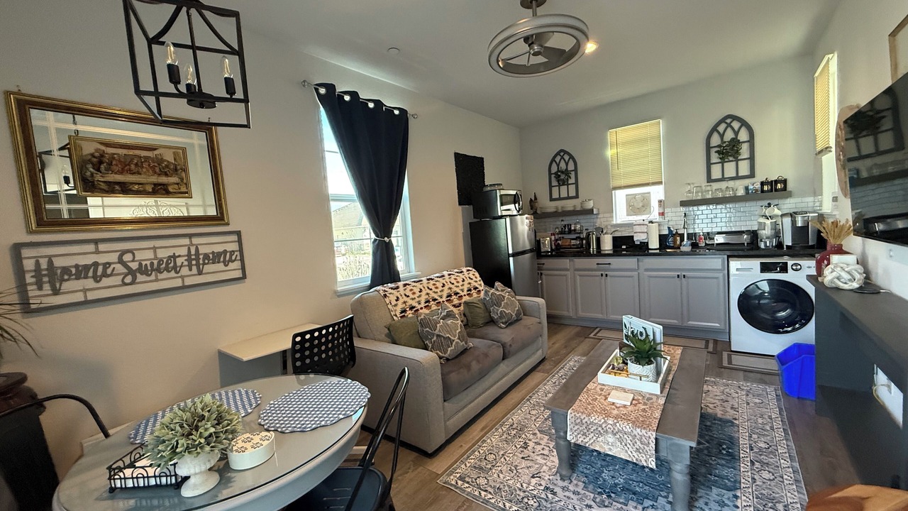 Photo of Livingroom in Nut Tree