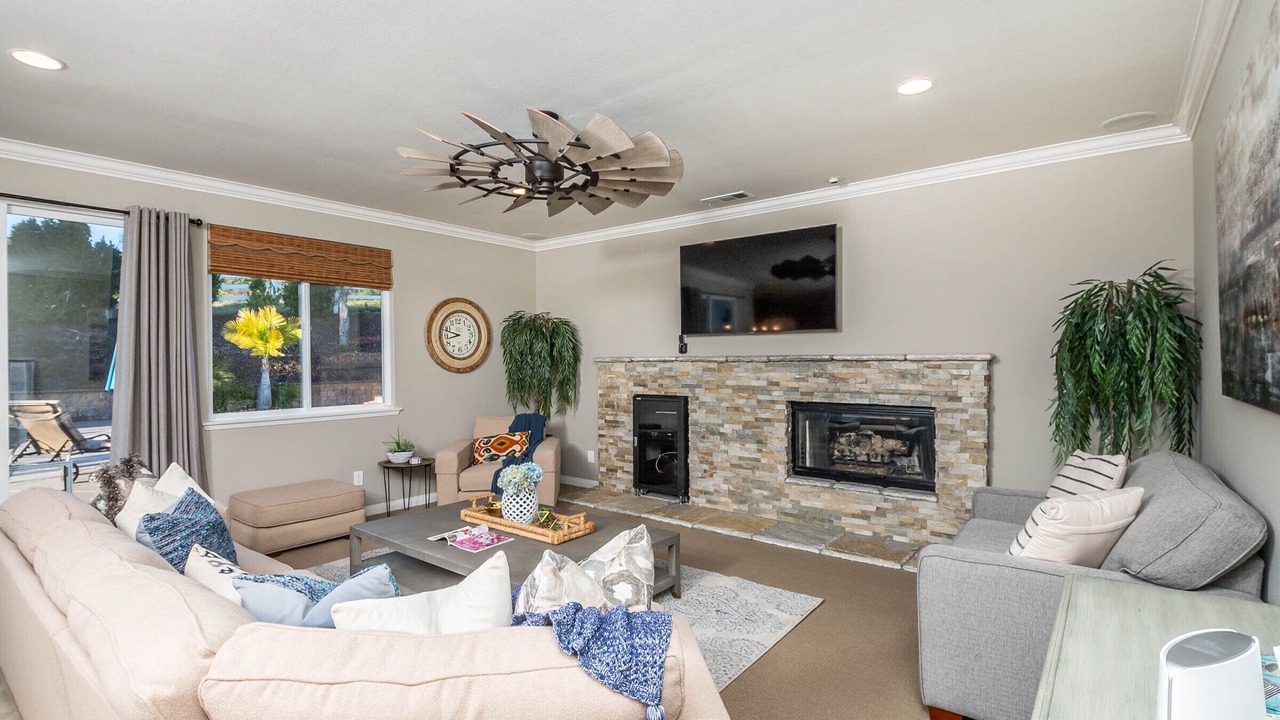 Photo of Livingroom in Valley Center