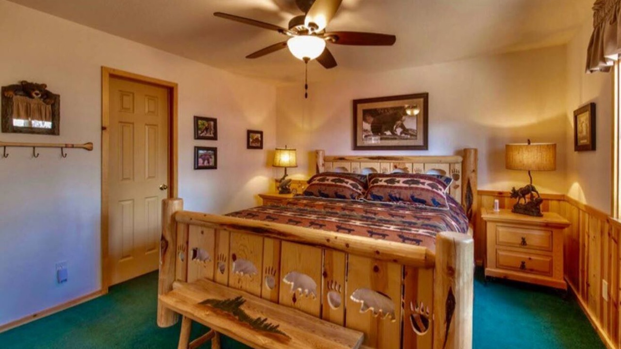 Photo of Bedroom in Moonridge