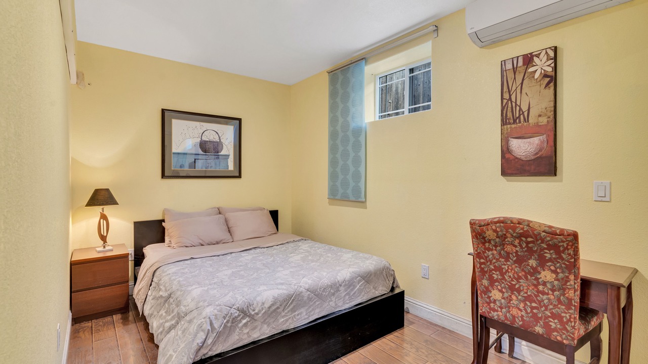 Photo of Bedroom in Roosevelt Park
