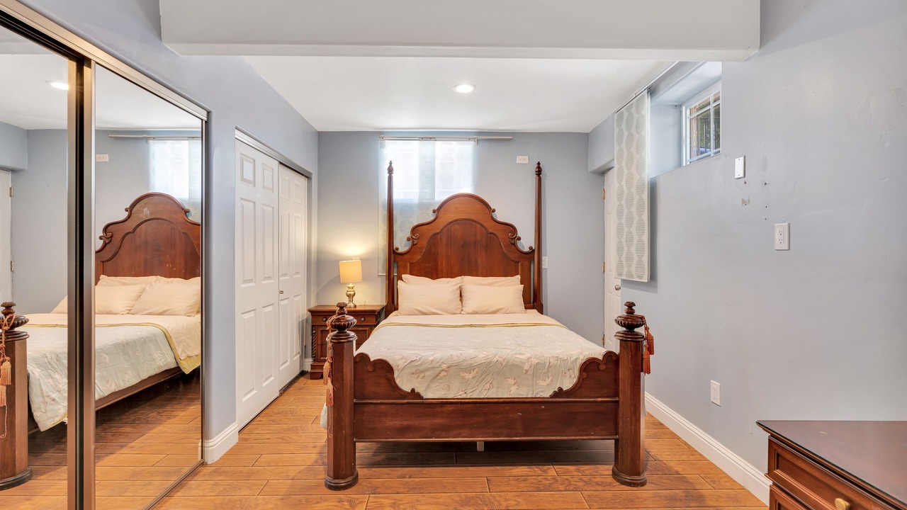 Photo of Bedroom in Roosevelt Park