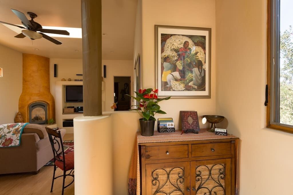 Photo of Livingroom in Carpenter Canyon