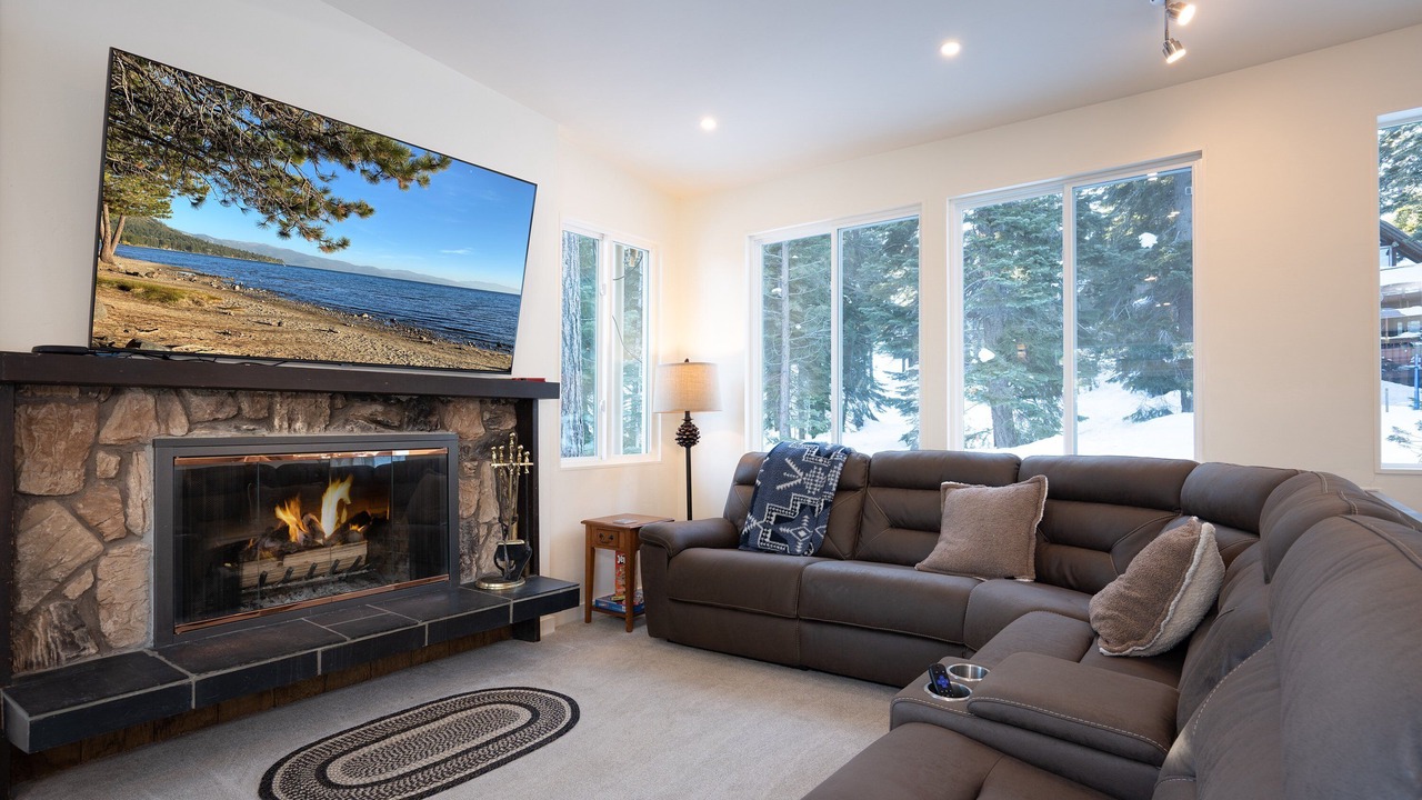 Photo of Livingroom in Carnelian Bay