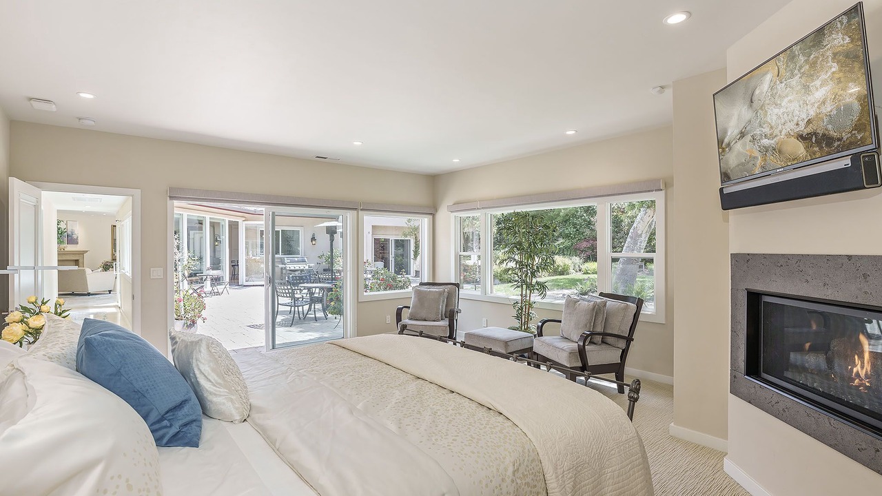 Photo of Livingroom in Del Monte Forest
