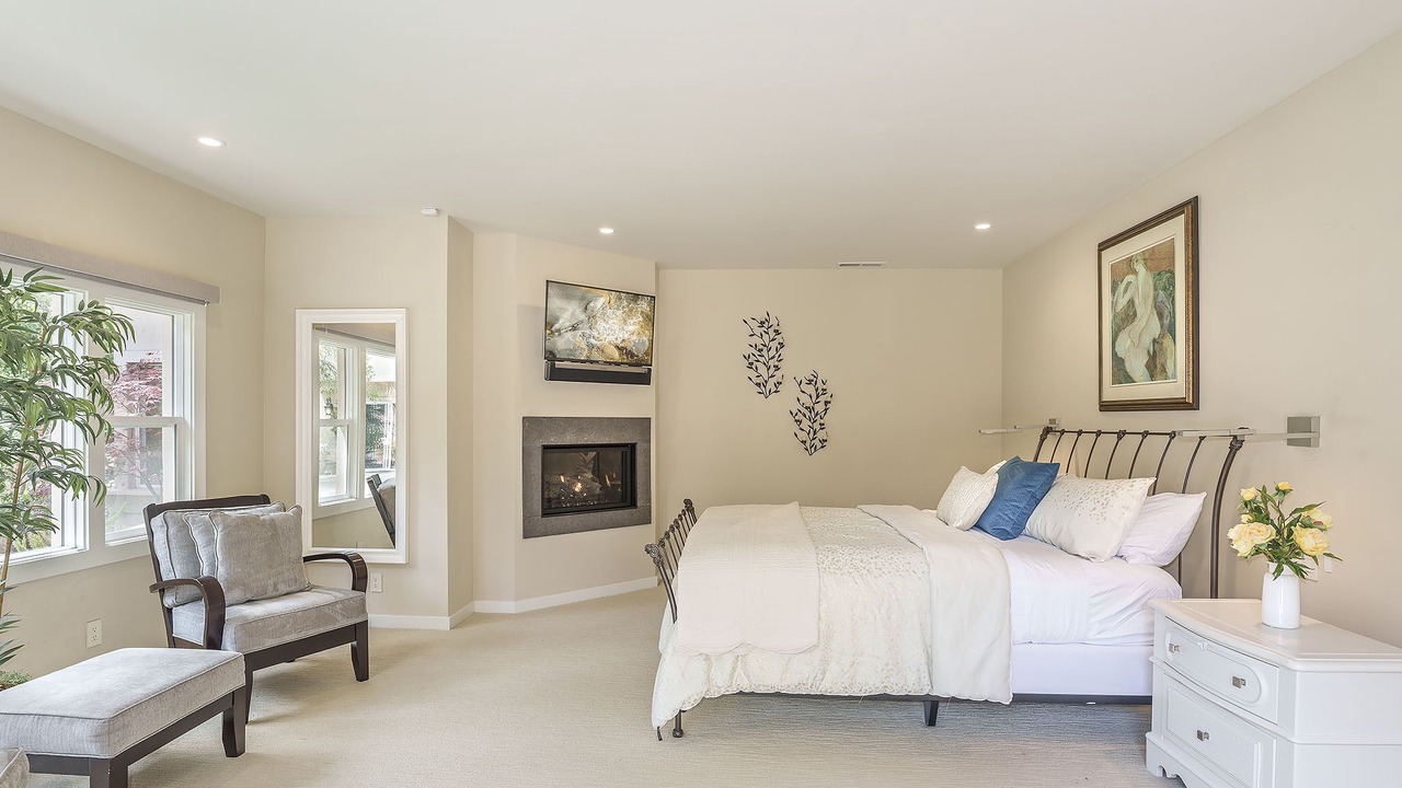 Photo of Livingroom in Del Monte Forest