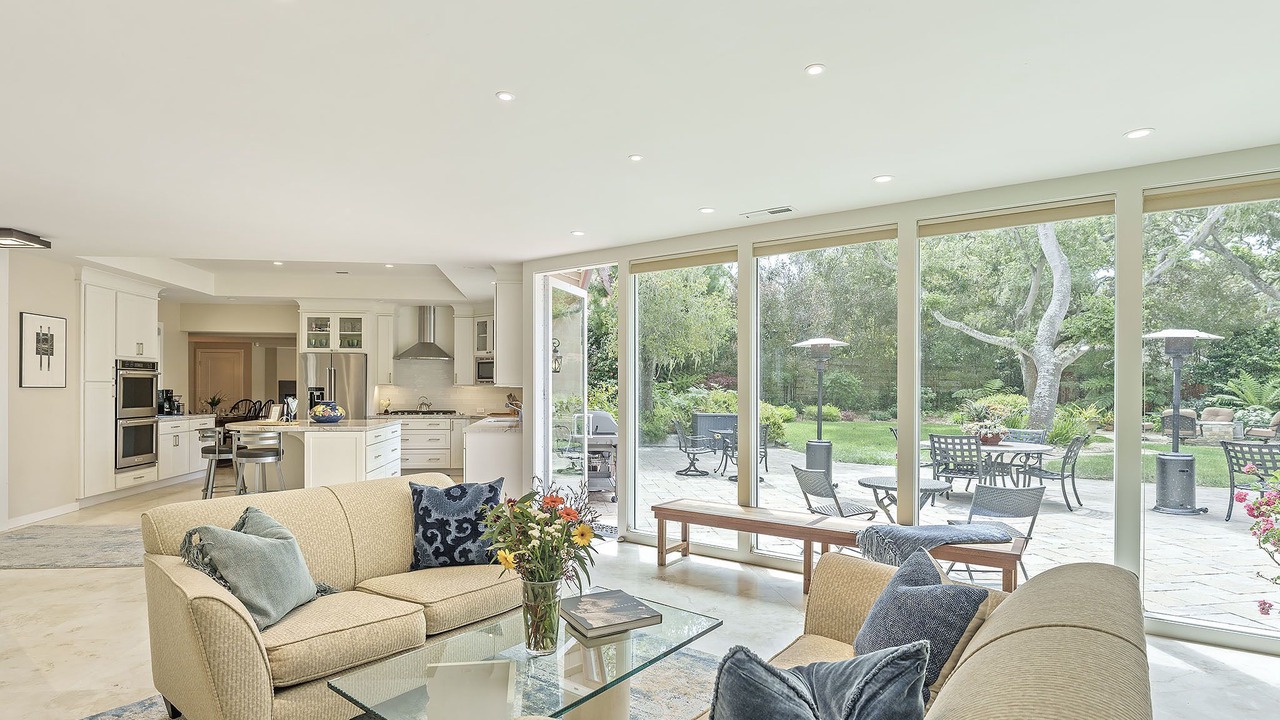 Photo of Livingroom in Del Monte Forest