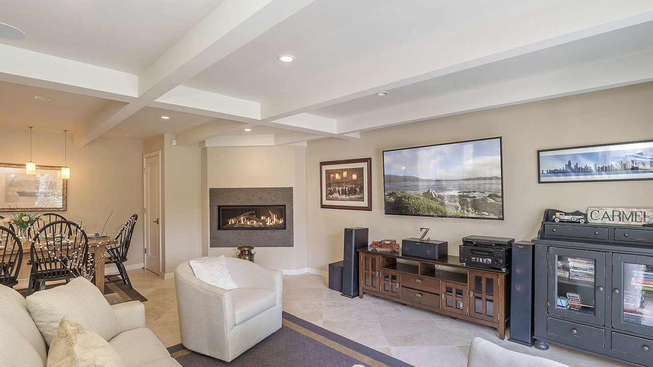 Photo of Livingroom in Del Monte Forest