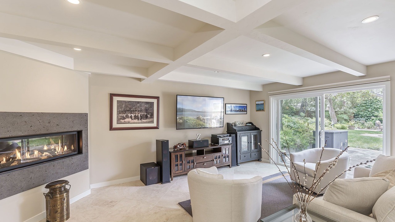 Photo of Livingroom in Del Monte Forest