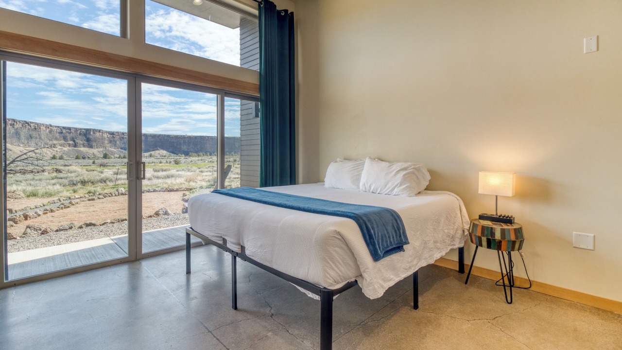 Photo of Bedroom in Crooked River Ranch