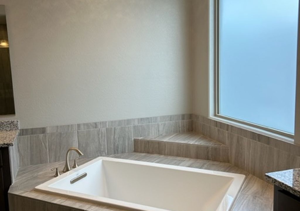 Photo of Bathroom in Montecito in Estrella